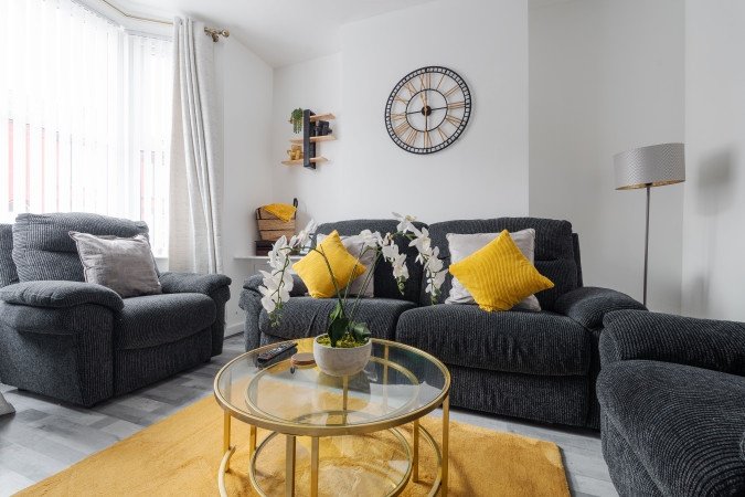 Accommodation Bootle | Short Let Apartments near Liverpool City , Contractor Accommodation & Weekly Rentals Near City Centre Book-Accommodation-Bootle-for-short-let-apartments-Liverpool,-contractor-stays,-and-serviced-accommodation-near-Anfield-Stadium-&-Crosby-Beach