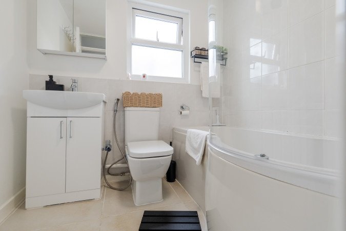 Accommodation Bootle | Short Let Apartments near Liverpool City , Contractor Accommodation & Weekly Rentals Near City Centre Book-Accommodation-Bootle-for-short-let-apartments-Liverpool,-contractor-stays,-and-serviced-accommodation-near-Anfield-Stadium-&-Crosby-Beach