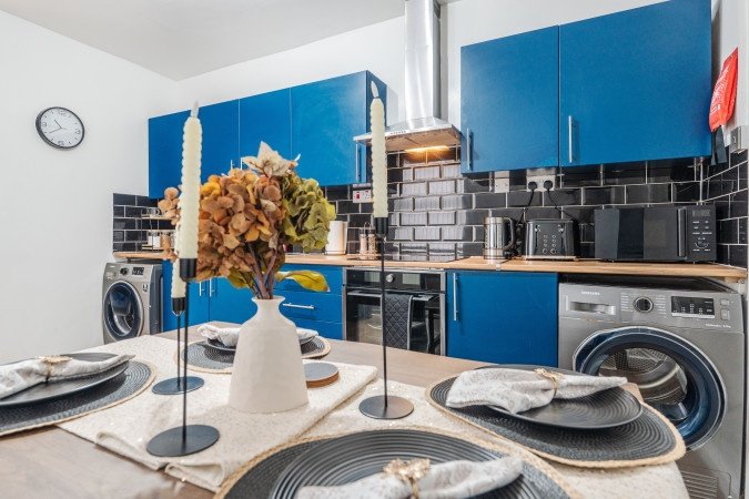 Accommodation Bootle | Short Let Apartments near Liverpool City , Contractor Accommodation & Weekly Rentals Near City Centre Book-Accommodation-Bootle-for-short-let-apartments-Liverpool,-contractor-stays,-and-serviced-accommodation-near-Anfield-Stadium-&-Crosby-Beach