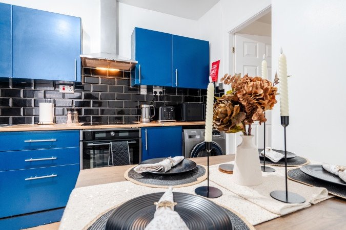 Accommodation Bootle | Short Let Apartments near Liverpool City , Contractor Accommodation & Weekly Rentals Near City Centre Book-Accommodation-Bootle-for-short-let-apartments-Liverpool,-contractor-stays,-and-serviced-accommodation-near-Anfield-Stadium-&-Crosby-Beach