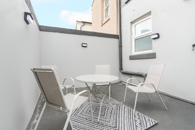 Accommodation Bootle | Short Let Apartments near Liverpool City , Contractor Accommodation & Weekly Rentals Near City Centre Book-Accommodation-Bootle-for-short-let-apartments-Liverpool,-contractor-stays,-and-serviced-accommodation-near-Anfield-Stadium-&-Crosby-Beach