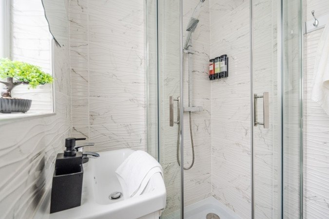 Accommodation Bootle | Short Let Apartments near Liverpool City , Contractor Accommodation & Weekly Rentals Near City Centre Book-Accommodation-Bootle-for-short-let-apartments-Liverpool,-contractor-stays,-and-serviced-accommodation-near-Anfield-Stadium-&-Crosby-Beach