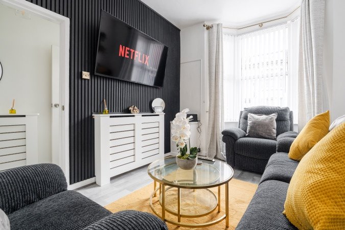Accommodation Bootle | Short Let Apartments near Liverpool City , Contractor Accommodation & Weekly Rentals Near City Centre Book-Accommodation-Bootle-for-short-let-apartments-Liverpool,-contractor-stays,-and-serviced-accommodation-near-Anfield-Stadium-&-Crosby-Beach