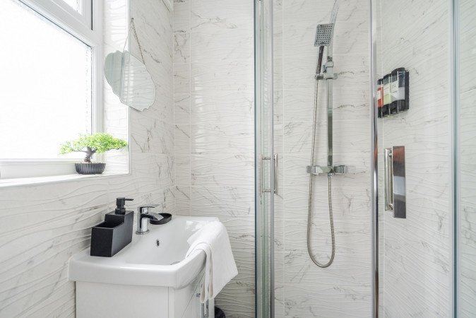 Accommodation Bootle | Short Let Apartments near Liverpool City , Contractor Accommodation & Weekly Rentals Near City Centre Book-Accommodation-Bootle-for-short-let-apartments-Liverpool,-contractor-stays,-and-serviced-accommodation-near-Anfield-Stadium-&-Crosby-Beach