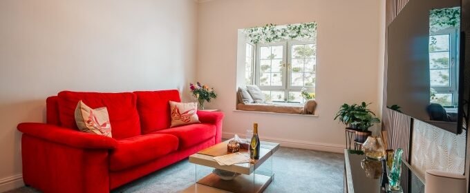 Book accommodation near Brighton Beach at our modern seaside apartment with parking near Brighton Pier. Ideal for holiday rentals & short stays
