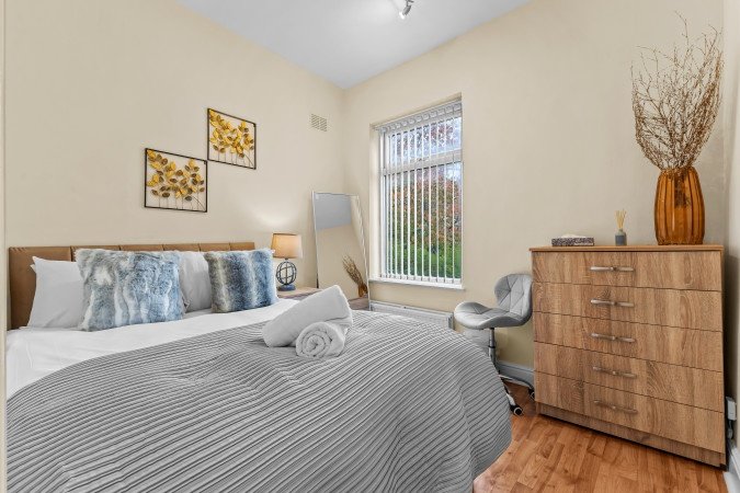 Accommodation in Clayton Manchester near Etihad Stadium Book-accommodation-in-Clayton-Manchester-for-groups,-contractors,-and-families.-Spacious-holiday-home-near-Manchester-City-and-Etihad-Stadium.