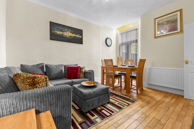 Accommodation in Clayton Manchester near Etihad Stadium Book-accommodation-in-Clayton-Manchester-for-groups,-contractors,-and-families.-Spacious-holiday-home-near-Manchester-City-and-Etihad-Stadium.