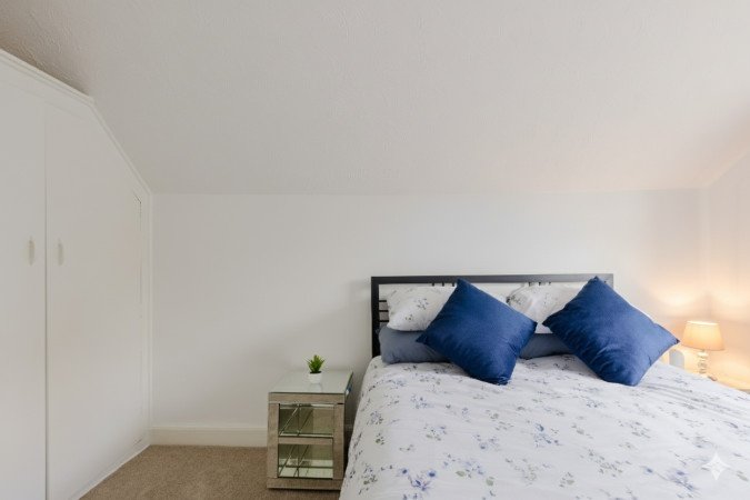 Book Short Term Rentals Worthing near the seafront. Our Holiday Apartments are ideal for business trips, and extended stays in West Sussex.