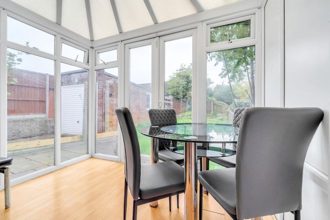 Short Lets Orpington | Family Accommodation Near London Book-Short-Lets-Orpington-for-family-stays-and-business-travel..-Enjoy-self-catering-holiday-accommodation-near-Central-London-and-Kent-attractions.