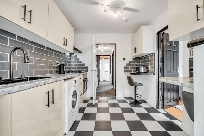 Short Lets Orpington | Family Accommodation Near London Book-Short-Lets-Orpington-for-family-stays-and-business-travel..-Enjoy-self-catering-holiday-accommodation-near-Central-London-and-Kent-attractions.