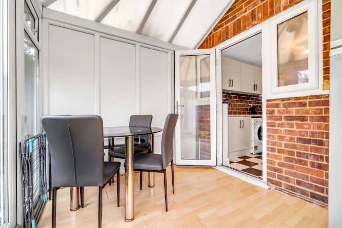 Short Lets Orpington | Family Accommodation Near London Book-Short-Lets-Orpington-for-family-stays-and-business-travel..-Enjoy-self-catering-holiday-accommodation-near-Central-London-and-Kent-attractions.