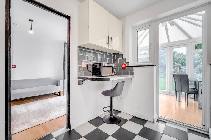 Short Lets Orpington | Family Accommodation Near London Book-Short-Lets-Orpington-for-family-stays-and-business-travel..-Enjoy-self-catering-holiday-accommodation-near-Central-London-and-Kent-attractions.