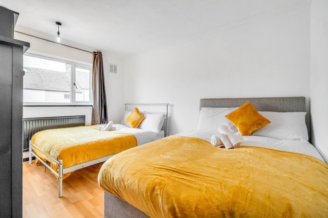 Book Short Lets Orpington for family stays and business travel.. Enjoy self-catering holiday accommodation near Central London and Kent attractions.