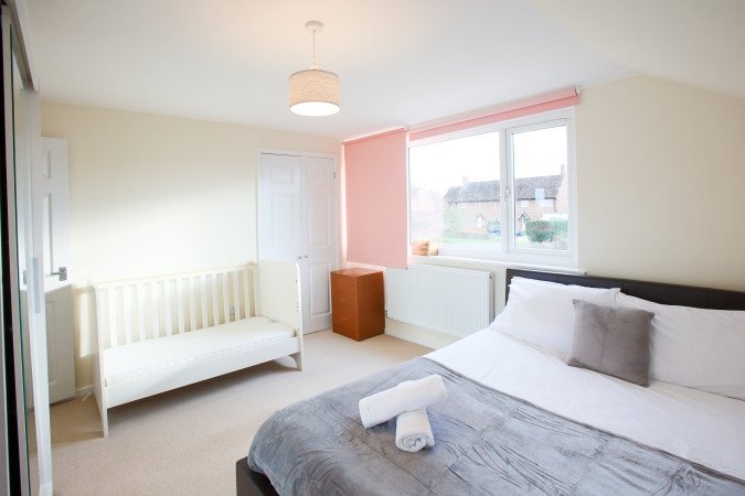 Market Harborough Holiday Rentals | Group Stay Holiday Home Urban Stay Book-Market-Harborough-Holiday-Rentals-for-group-stays-and-business-trips.-Ideal-for-extended-stays-near-transport-links-&-local-attractions.