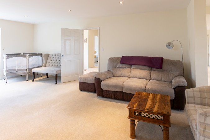 Market Harborough Holiday Rentals | Group Stay Holiday Home Urban Stay Book-Market-Harborough-Holiday-Rentals-for-group-stays-and-business-trips.-Ideal-for-extended-stays-near-transport-links-&-local-attractions.