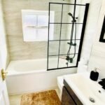 Book Manchester City Accommodation in Hulme with parking today! This 3-bed Holiday Home offers a cheap hotel alternative for groups!