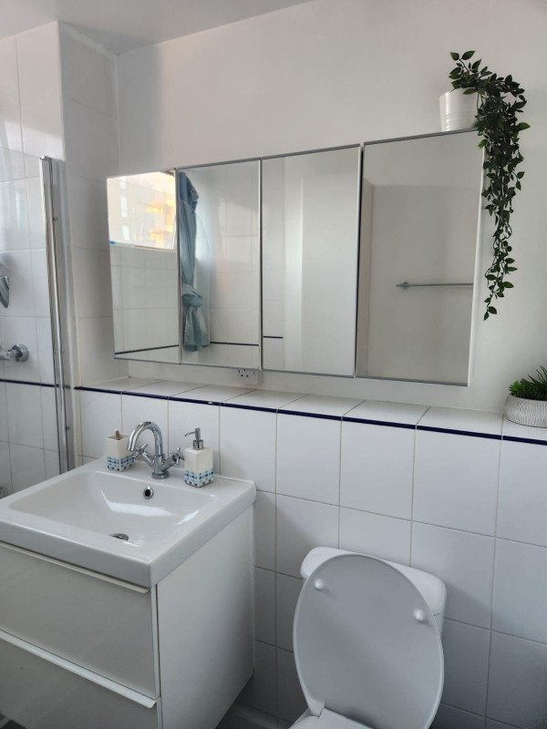 Camberwell Serviced Apartment South London | Urban Stay Stay-at-Camberwell-Serviced-Apartment-in-South-London.-Modern-apartment-with-great-transport-links-&-access-to-central-London-attractions.