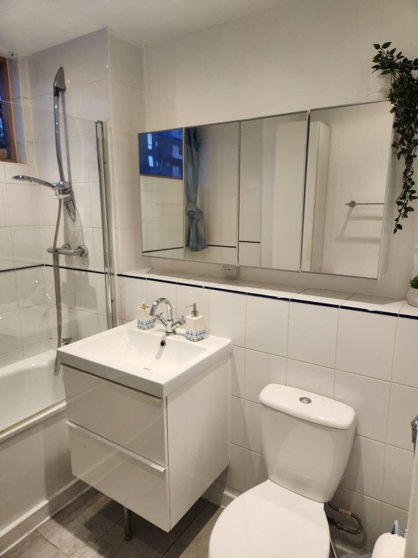 Camberwell Serviced Apartment South London | Urban Stay Stay-at-Camberwell-Serviced-Apartment-in-South-London.-Modern-apartment-with-great-transport-links-&-access-to-central-London-attractions.