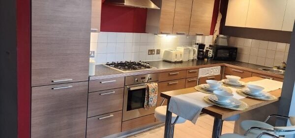 Stay at Camberwell Serviced Apartment in South London. Modern apartment with great transport links & access to central London attractions.
