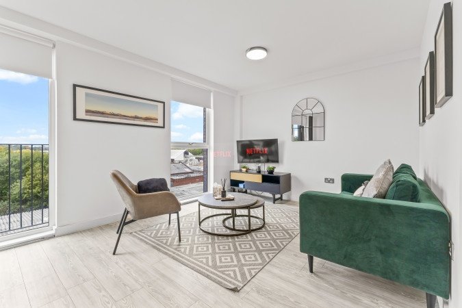 Salford Vacation Rentals | Short Let Apartments Near Manchester Book-Salford-vacation-rentals-near-Manchester-City-Centre,-MediaCityUK.-Ideal-for-contractor-accommodation,-and-business-stays,-and-extended-stay-apartments