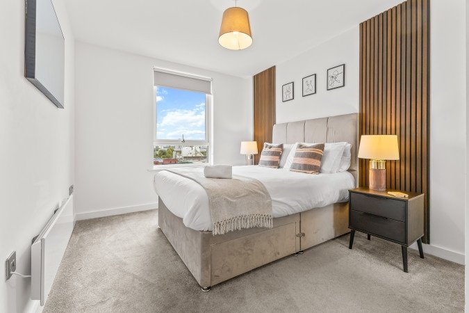 Salford Vacation Rentals | Short Let Apartments Near Manchester Book-Salford-vacation-rentals-near-Manchester-City-Centre,-MediaCityUK.-Ideal-for-contractor-accommodation,-and-business-stays,-and-extended-stay-apartments