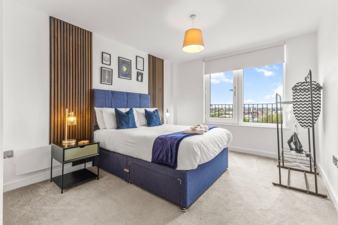 Book Salford vacation rentals near Manchester City Centre, MediaCityUK. Ideal for contractor accommodation, and business stays, and extended stay apartments