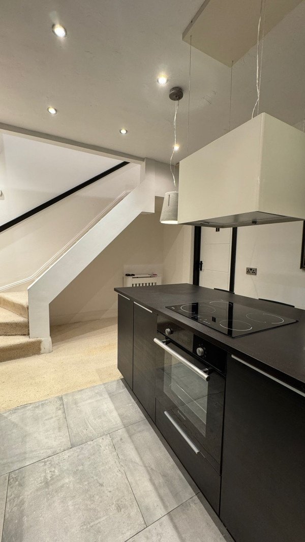 Loughborough Accommodation | Modern Apartment Urban Stay Book-Loughborough-Accommodation-near-the-town-centre.-Ideal-for-short-stays,-business-trips,-and-extended-stays-near-transport-links.