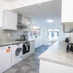 Book holiday homes Portsmouth for 1 week, 1 month or more.Our furnished serviced apartments are ideal for self-catering stays near the harbour