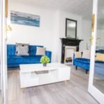 Book holiday homes Portsmouth for 1 week, 1 month or more.Our furnished serviced apartments are ideal for self-catering stays near the harbour