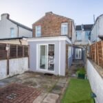 Book holiday homes Portsmouth for 1 week, 1 month or more.Our furnished serviced apartments are ideal for self-catering stays near the harbour