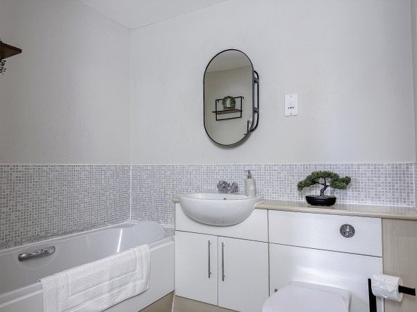 Contractor Accommodation Hatfield | Short Let Apartments Near Station Book-Contractor-Accommodation-Hatfield.-Ideal-for-short-let-apartments,-corporate-lets,-and-extended-stays-near-Station-&-The-Galleria.