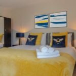 Book Contractor Accommodation Hatfield. Ideal for short let apartments, corporate lets, and extended stays near Station & The Galleria.