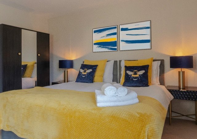 Contractor Accommodation Hatfield | Short Let Apartments Near Station Book-Contractor-Accommodation-Hatfield.-Ideal-for-short-let-apartments,-corporate-lets,-and-extended-stays-near-Station-&-The-Galleria.
