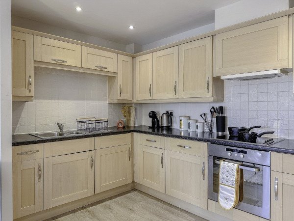 Contractor Accommodation Hatfield | Short Let Apartments Near Station Book-Contractor-Accommodation-Hatfield.-Ideal-for-short-let-apartments,-corporate-lets,-and-extended-stays-near-Station-&-The-Galleria.
