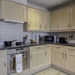 Book Contractor Accommodation Hatfield. Ideal for short let apartments, corporate lets, and extended stays near Station & The Galleria.