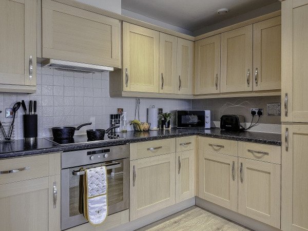 Contractor Accommodation Hatfield | Short Let Apartments Near Station Book-Contractor-Accommodation-Hatfield.-Ideal-for-short-let-apartments,-corporate-lets,-and-extended-stays-near-Station-&-The-Galleria.