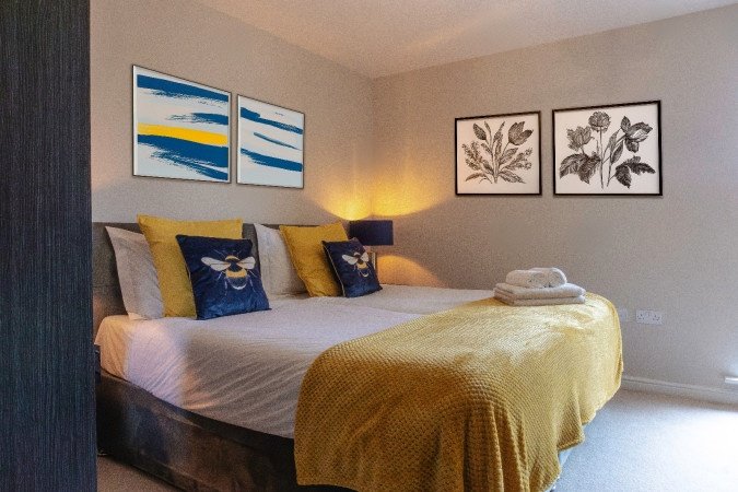 Contractor Accommodation Hatfield | Short Let Apartments Near Station Book-Contractor-Accommodation-Hatfield.-Ideal-for-short-let-apartments,-corporate-lets,-and-extended-stays-near-Station-&-The-Galleria.