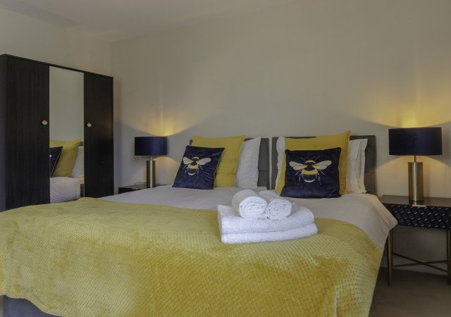 Contractor Accommodation Hatfield | Short Let Apartments Near Station Book-Contractor-Accommodation-Hatfield.-Ideal-for-short-let-apartments,-corporate-lets,-and-extended-stays-near-Station-&-The-Galleria.