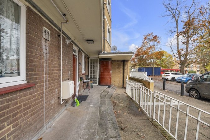 Accommodation near Tulse Hill | South London Apartments Book-accommodation-near-Tulse-Hill-with-free-parking,-WiFi.-Our-self-catering-holiday-apartments-in-South-London-are-near-London-Bridge-&-London.