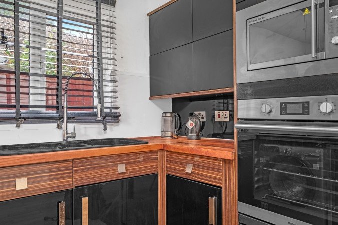 Short Term Rentals Croydon | Corporate Accommodation South London Book-Short-Term-Rentals-Croydon-in-a-modern-apartment.-Ideal-for-short-let-apartments,-contractor-stays,-near-East-Croydon-Station.-Book-Now