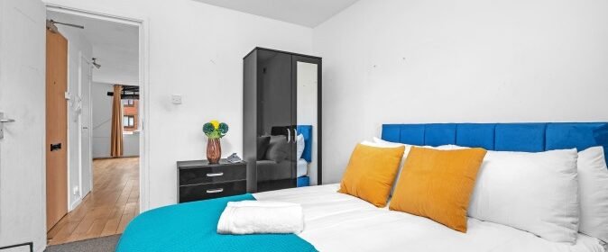 Book Short Term Rentals Croydon in a modern apartment. Ideal for short let apartments, contractor stays, near East Croydon Station. Book Now