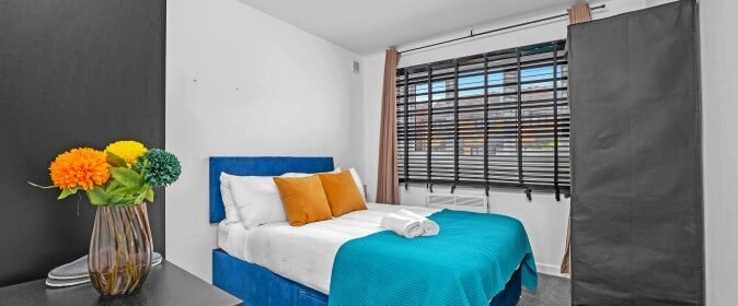 Book Short Let Rentals Croydon with free parking, WiFi, and excellent rail links. Ideal for business trips, contractor stays & London visits.