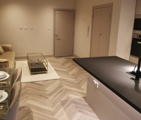 Serviced Apartments in Lewisham with a garden, balcony and WiFi. Book Holiday Rentals in South London for business & extended stays.