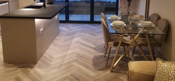 Serviced Apartments in Lewisham with a garden, balcony and WiFi. Book Holiday Rentals in South London for business & extended stays.