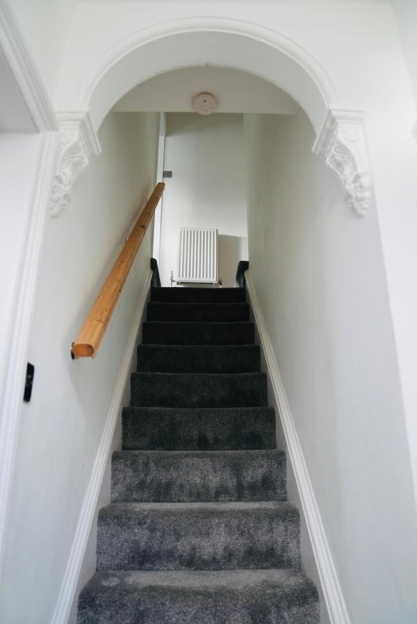 Halifax Accommodation | Short Lets & Corporate Stays UK Book-Halifax-Accommodation-in-a-spacious-countryside-apartment.-Ideal-for-short-let-apartments-and-extended-stays-near-Halifax-Station.