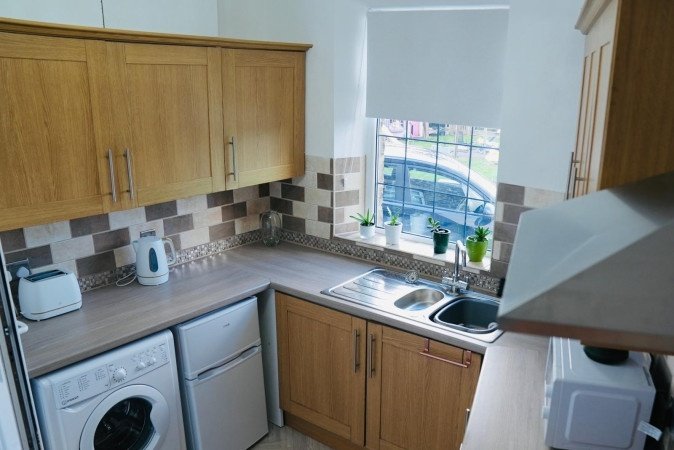 Halifax Accommodation | Short Lets & Corporate Stays UK Book-Halifax-Accommodation-in-a-spacious-countryside-apartment.-Ideal-for-short-let-apartments-and-extended-stays-near-Halifax-Station.