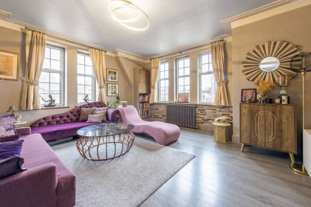 Hillside Court Apartment