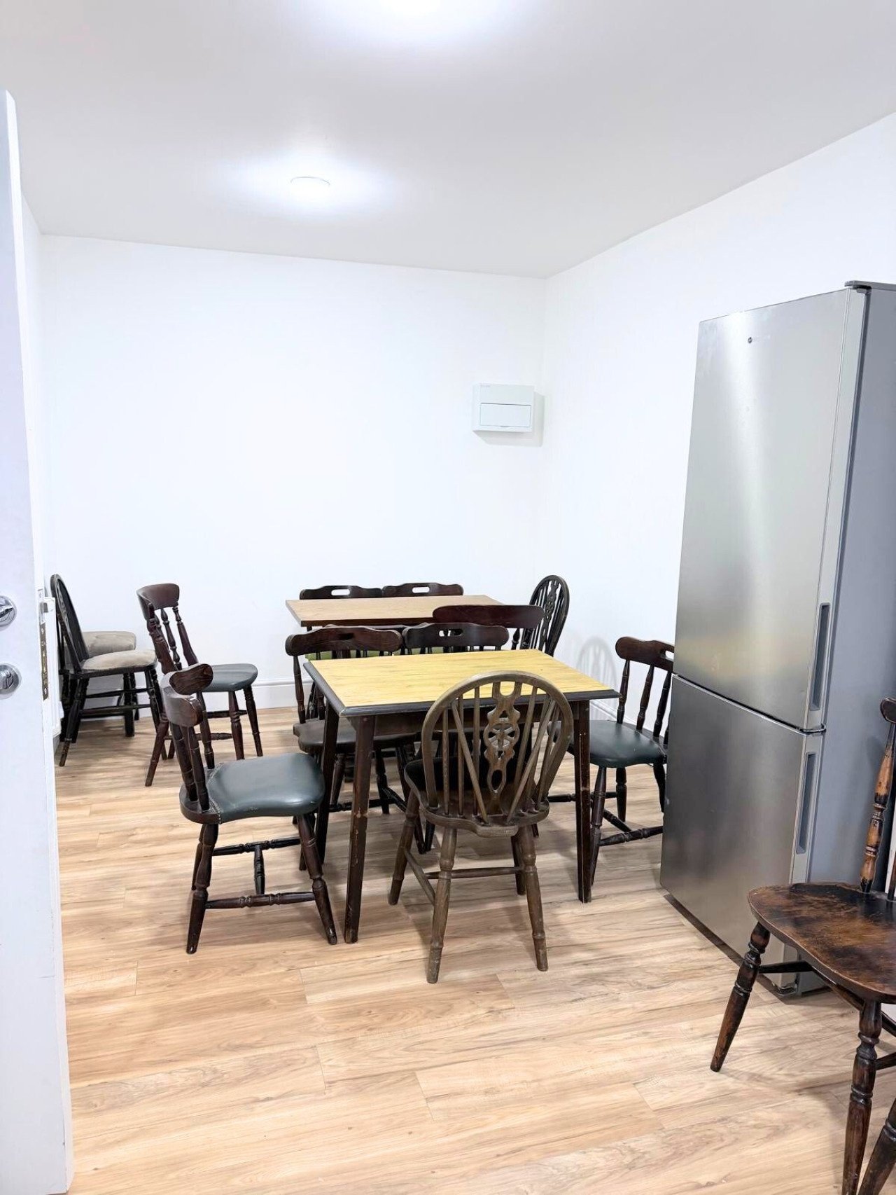 Warrington Accommodation | Short Lets for Contractors Urban Stay Book-Warrington-Accommodation-for-contractors-and-groups.-Ideal-for-short-let-apartments-and-extended-stays-near-Warrington-transport-links.
