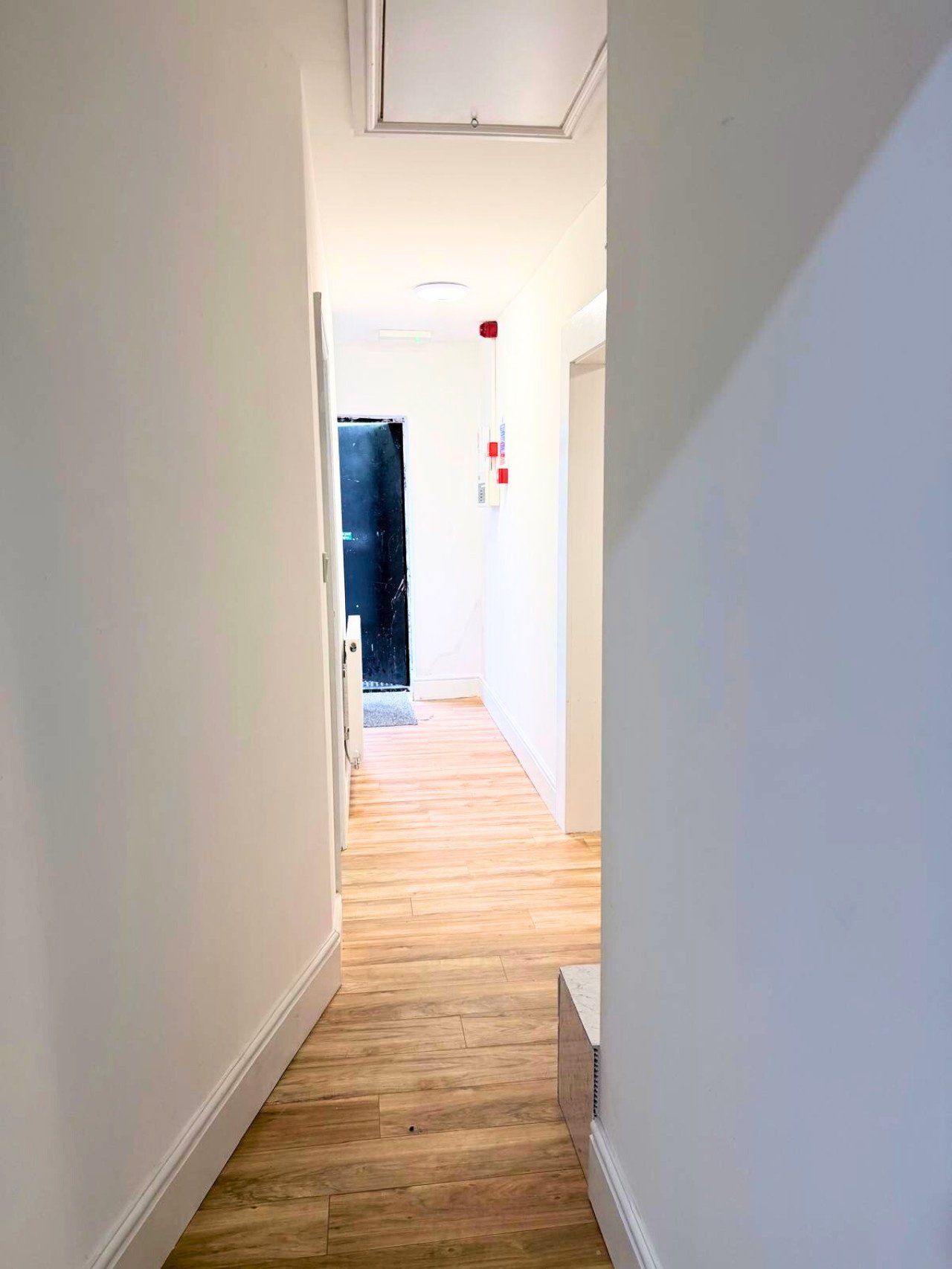 Warrington Accommodation | Short Lets for Contractors Urban Stay Book-Warrington-Accommodation-for-contractors-and-groups.-Ideal-for-short-let-apartments-and-extended-stays-near-Warrington-transport-links.