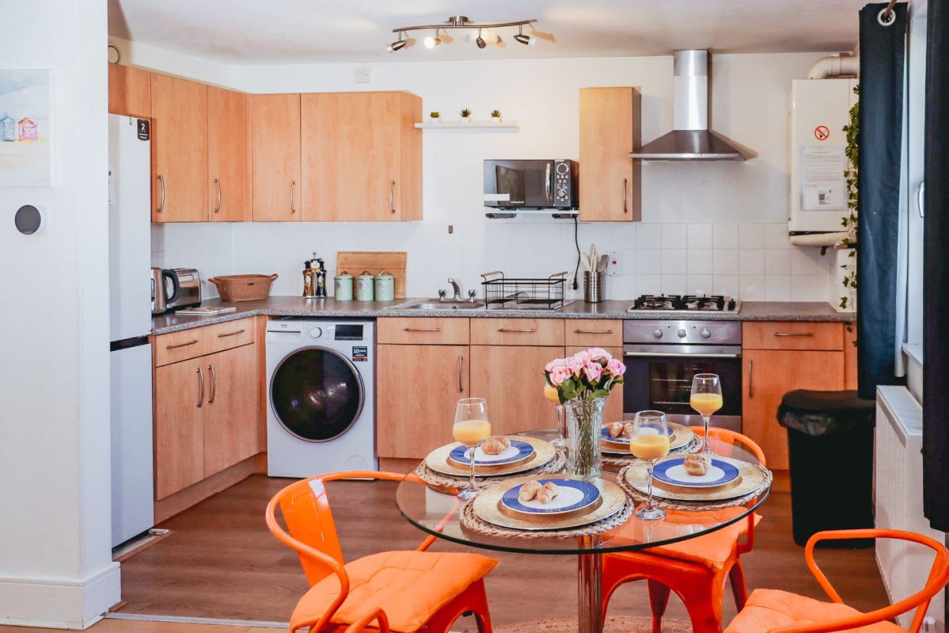 Corporate Accommodation near Heathrow | Hayes Apartment Book-Corporate-Accommodation-near-Heathrow-with-WiFi,-roof-terrace,-workspace,-and-direct-links-to-London,-Reading,-and-Heathrow-Airport.